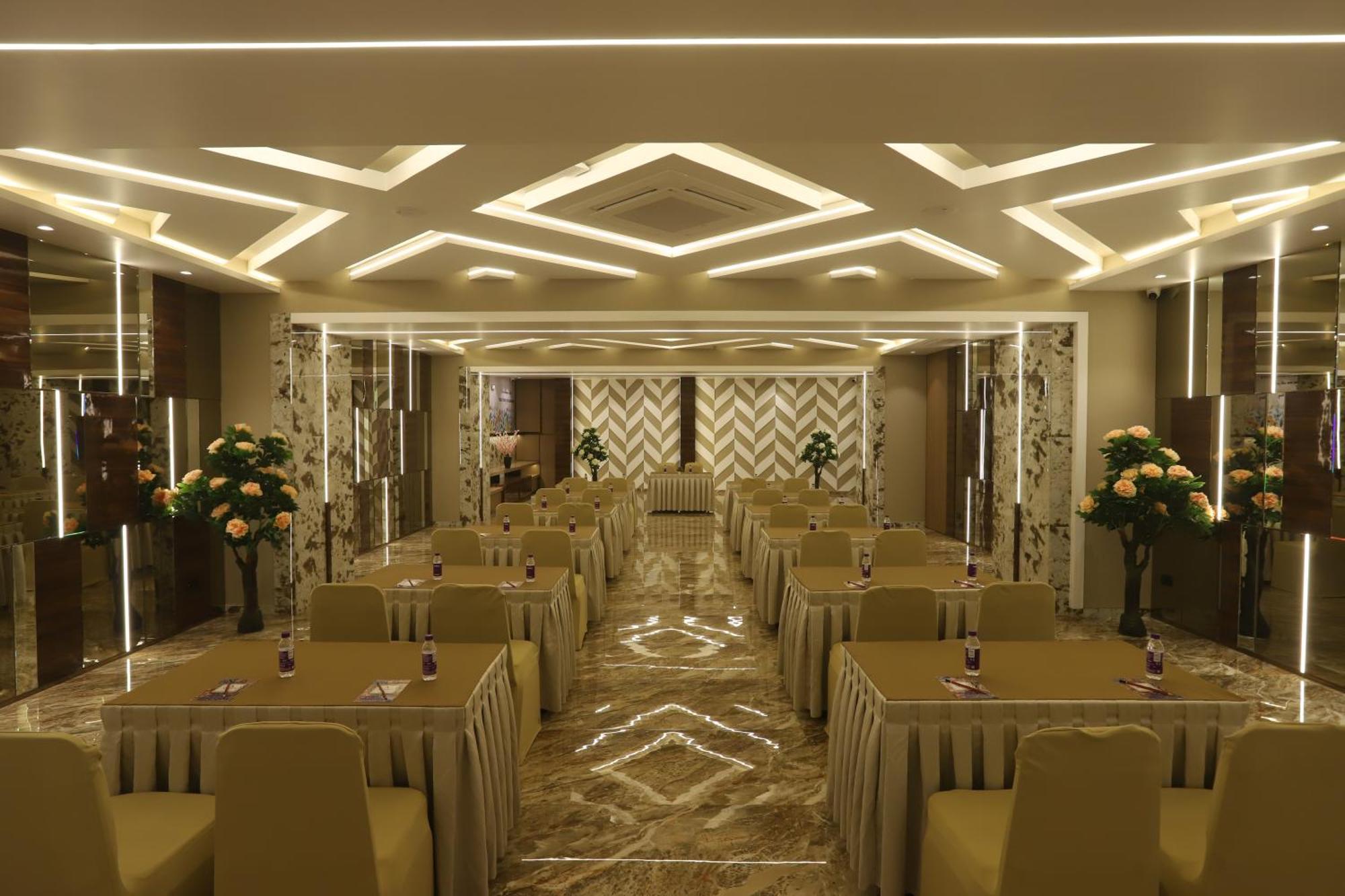 Hotel Auris & Banquets, Mumbai International Airport Eksteriør billede